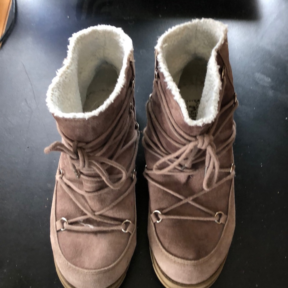 Madlaw, Size 8, Gently worn shoe-boots